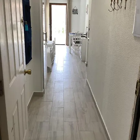 Estupendo Estudio En Castle Harbour Cristianos