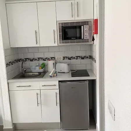 Castle Harbour Studio - Heated Pool & 300Mb Wi-Fi * לוס כריסטיאנוס