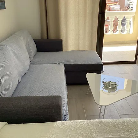 Castle Harbour Studio - Heated Pool & 300Mb Wi-Fi
