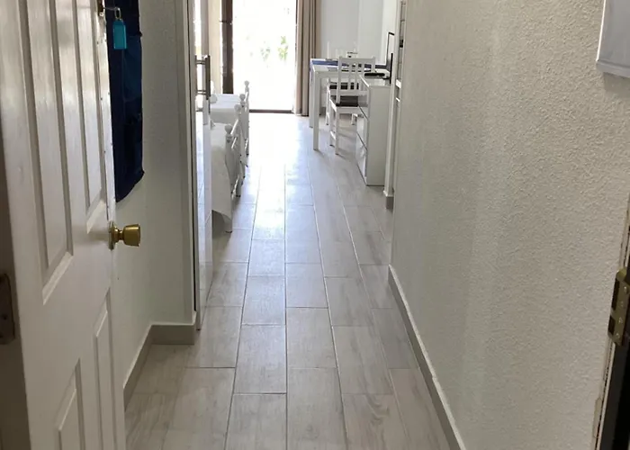 Estupendo Estudio En Castle Harbour Cristianos